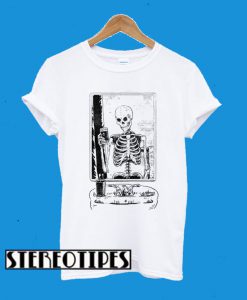 SKELFIE Skeleton taking a Selfie T-Shirt